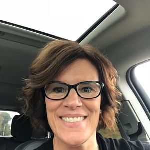 Meet your Posher, Holly